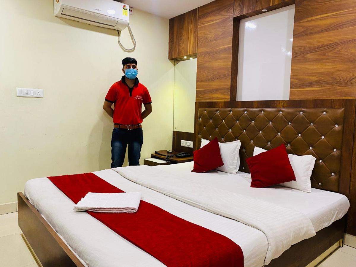 Hotel The Avenue Gamharia Ngoại thất bức ảnh