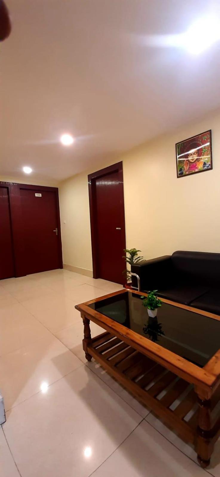 Hotel The Avenue Gamharia Ngoại thất bức ảnh