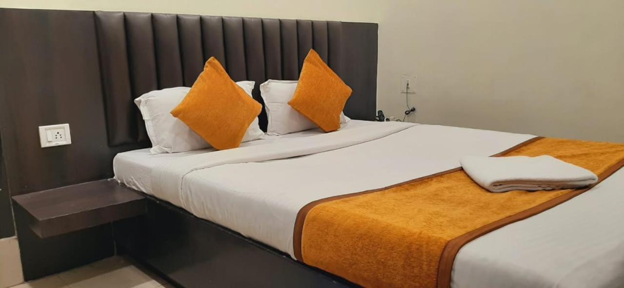 Hotel The Avenue Gamharia Ngoại thất bức ảnh